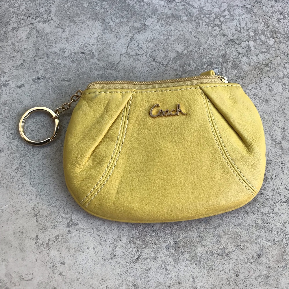 ☀️ NWOT Coach leather mini skinny w key ring